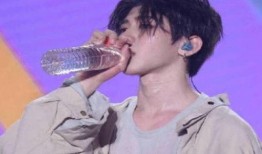 蔡徐坤整容圈内爆料,圈内爆料揭秘偶像蜕变之路